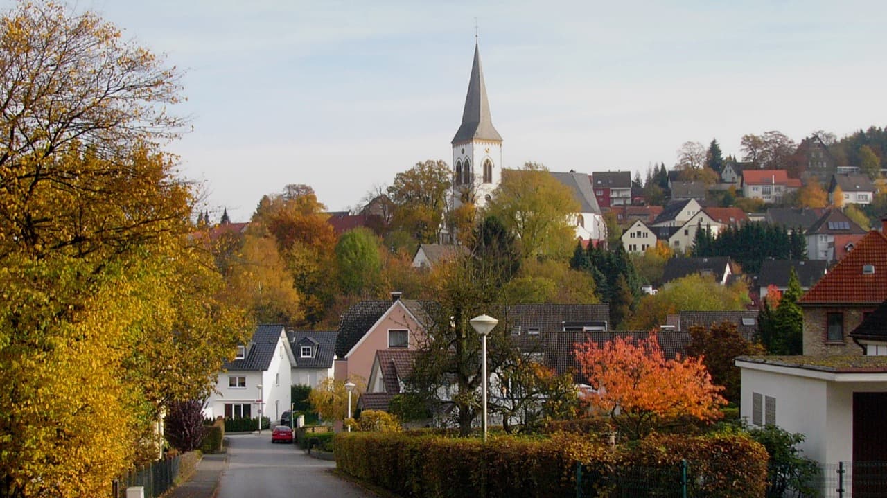 Ortsansicht mit Kirche in Oerlinghausen